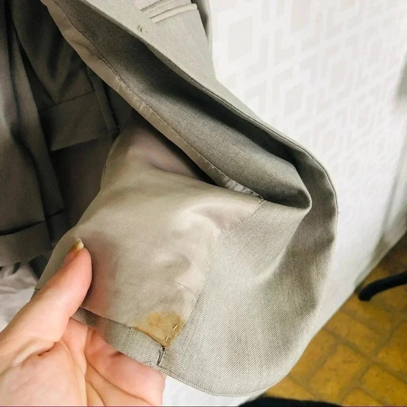 Jos A Bank Taupe Tan 2 Piece Suit Jacket and Pants 40L and 34L Wool Silk Blend - Picture 9 of 11